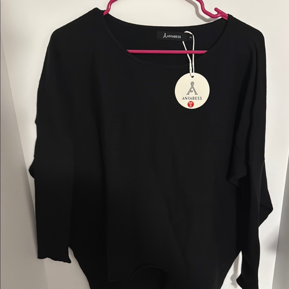 Black Boxy 3/4 Sleeve Sweatshirt